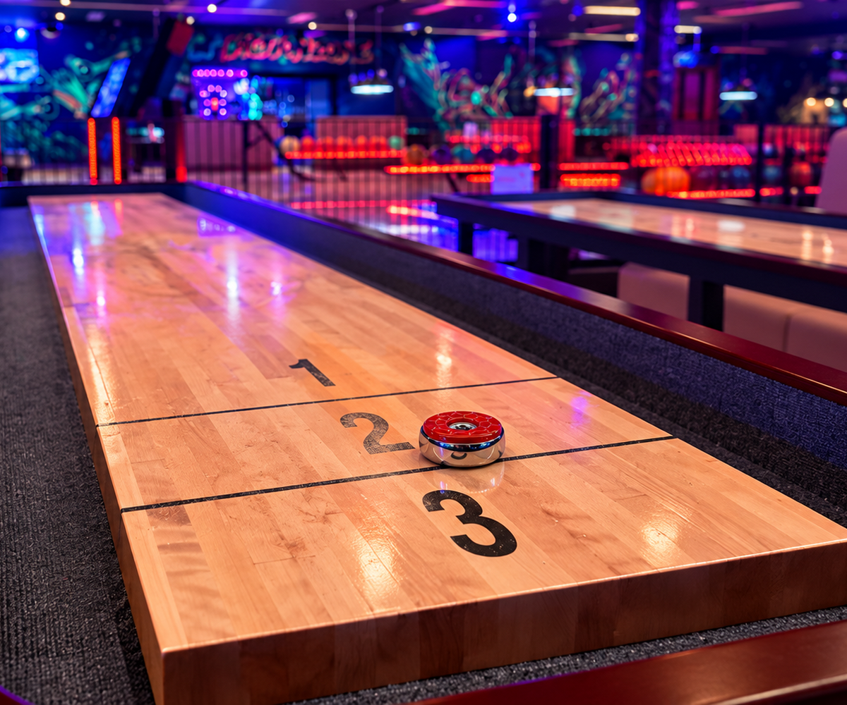Shuffleboard in der Action Zone im Wollhouse Heilbronn